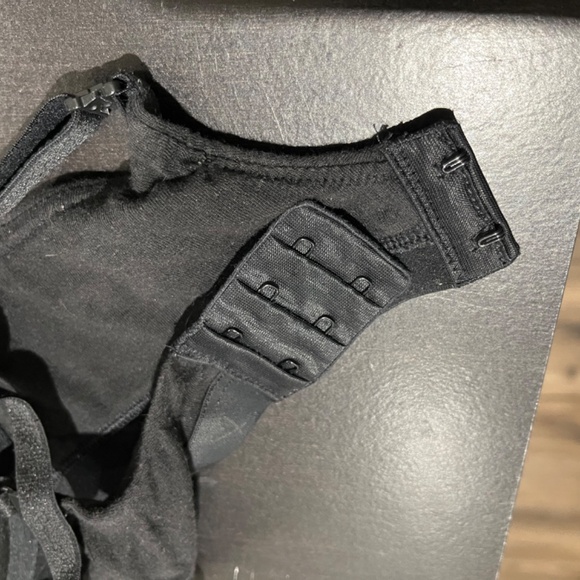 Victoria's Secret Black Bra Size 32D - Picture 2 of 3